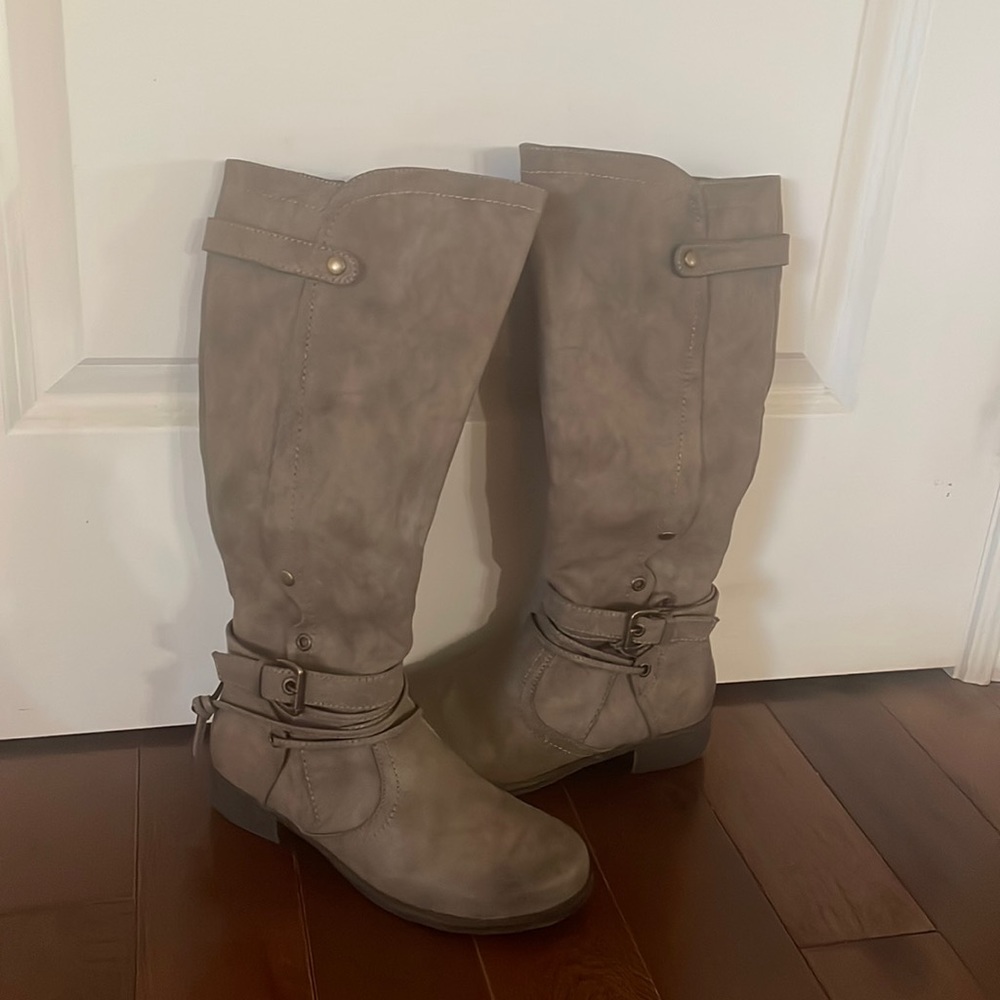 Tall grey leather boots!